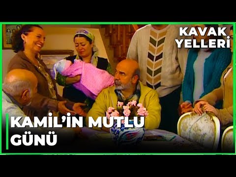 Çocuklar Kamil Efendi Tek İsteğini Yerine Getirdi - Kavak Yelleri 33. Bölüm