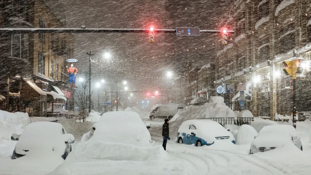 Chaos in London Today! Extreme Snow Storm Buries Many Homes, Cars in ...