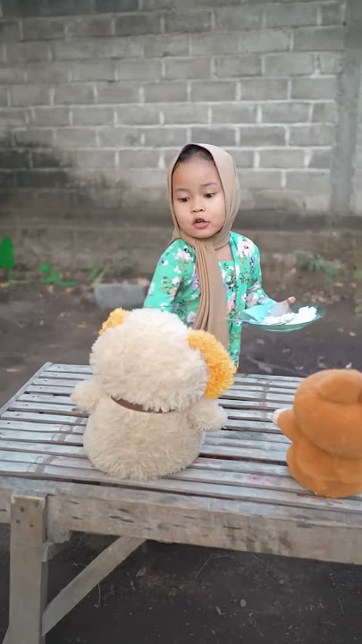 Kiti doesn't want to eat #shorts #funny