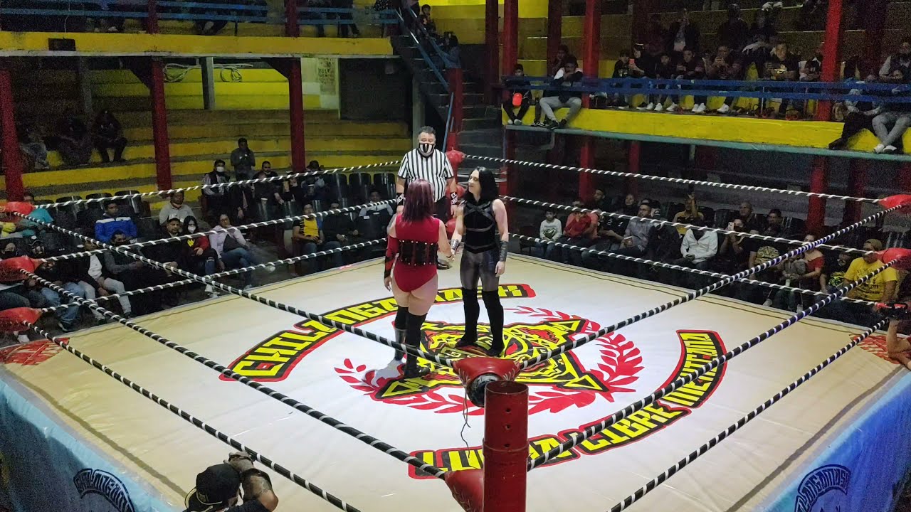 Stephanie Vaquer 🆚 Silueta.                                          Lucha Femenil.