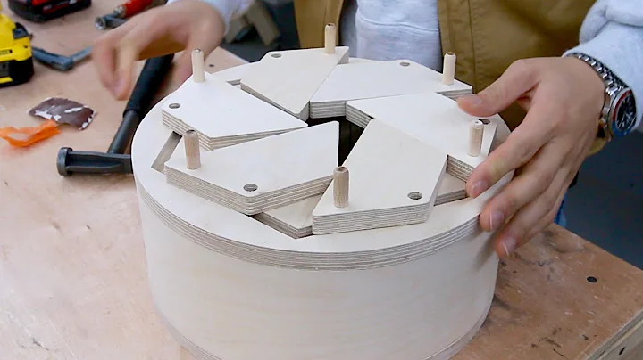 Kinetic Door Idea! / Iris box mechanism / woodcraf...