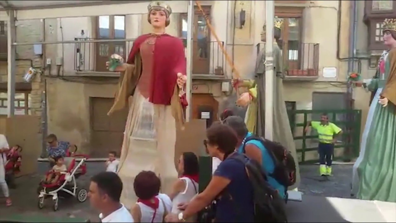 Baile de la Era. Gigantes y Gaiteros de Olite