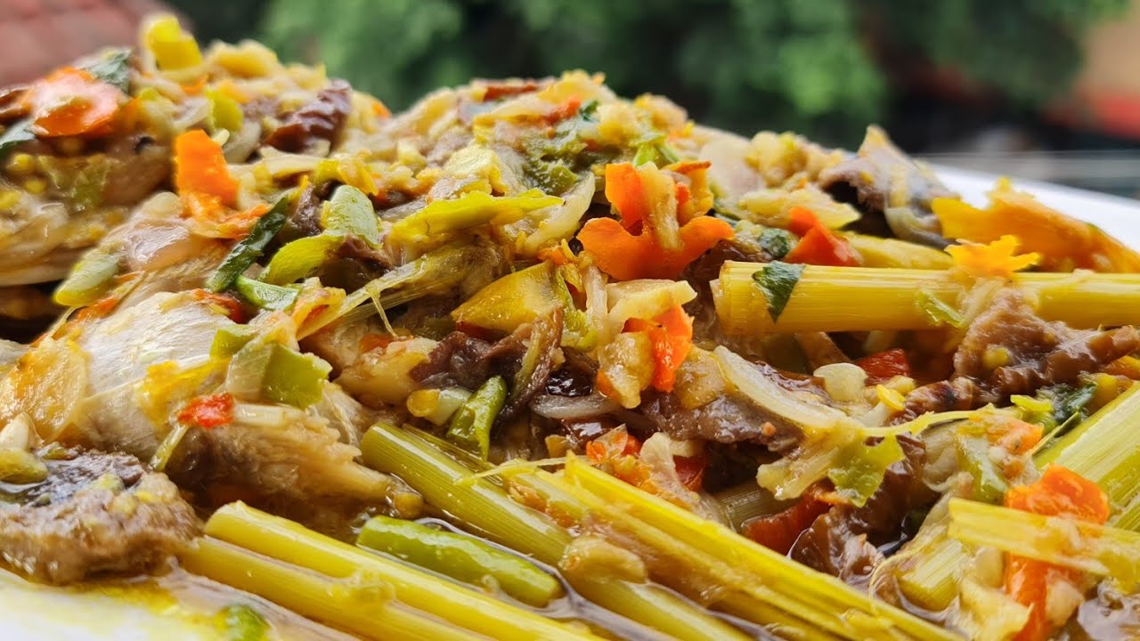 ကကတစ်ငါးမွန်ချက် မရမ်းပြားငရုတ်သီးစိမ်း ချဥ်ချဥ်စပ်စပ် 🐟🥘