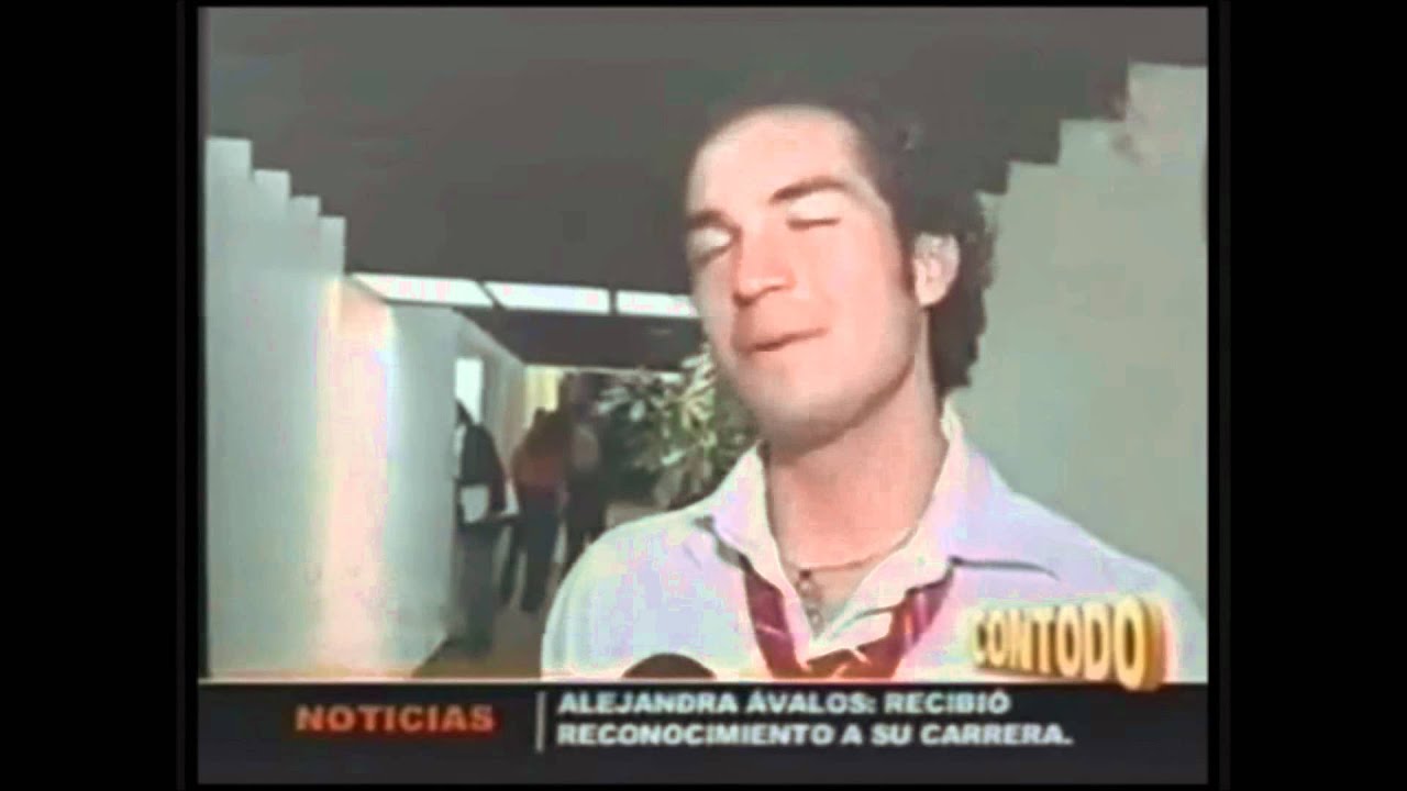 Poncho y Anahí comentando el vídeo de 'Nuestro Amor' 66'