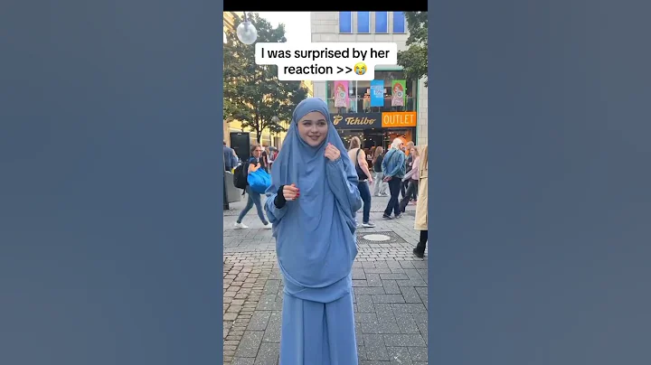This girl tried hijab for the first time and she loved it! Mashallah she looks beautiful in hijab🤍