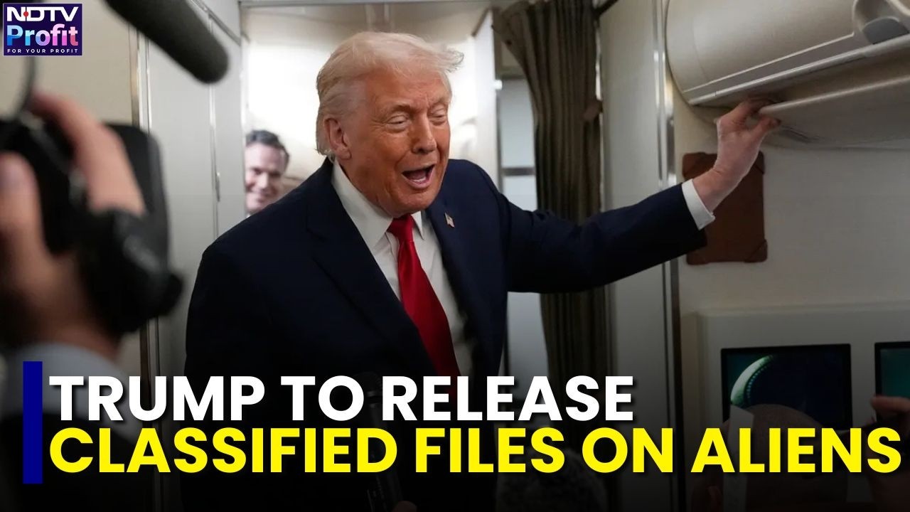 Trump Accuses Obama of Mishandling Alien Secrets, Vows to Reveal Them ...