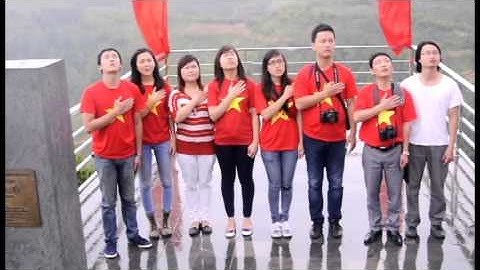 Lễ Chào cờ tại cột cờ Lũng Cú - Hà Giang