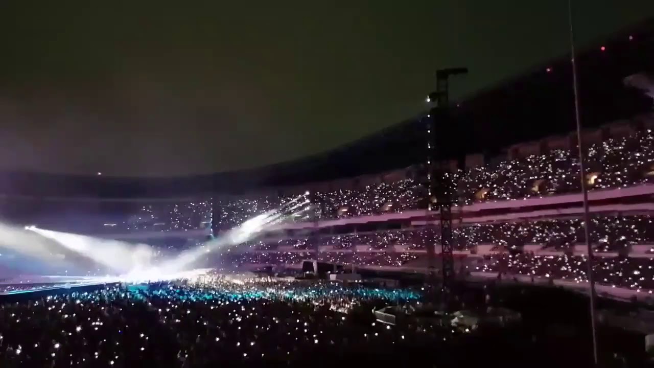 180826 BTS💜ARMY Purple Ocean at BTS WORLD TOUR 'LOVE YOURSELF' concert ...