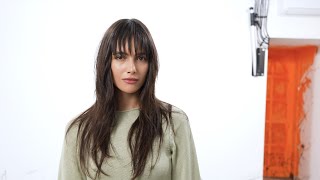 видео: French Layers на длинные волосы – пошаговый урок с живой челкой картинка: French Layers на длинные волосы – пошаговый урок с живой челкой