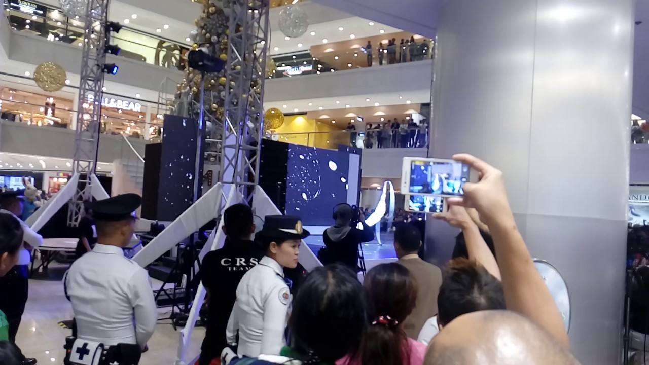 Sky of Snow at Megamall, with the ad