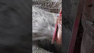 Vanadan Su Yerine Çamur Akıyor