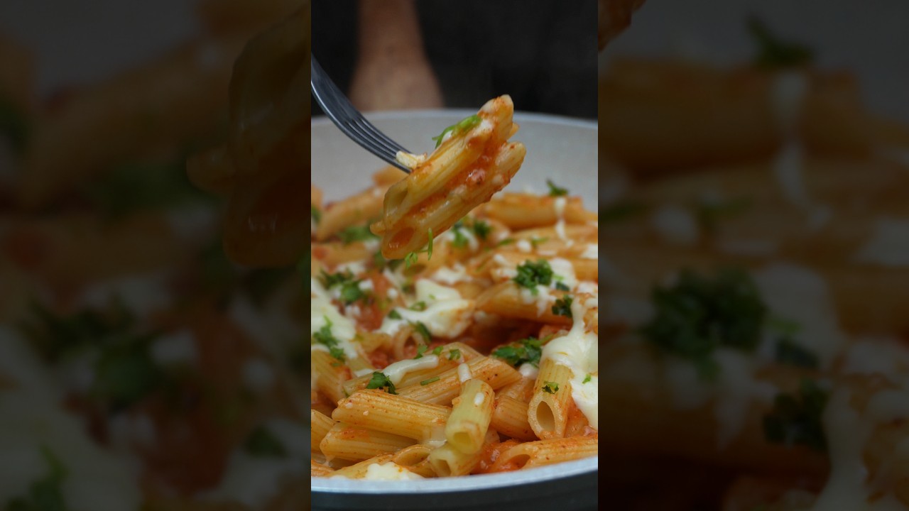 Cheesy Garlic Pasta That Melts in Your Mouth 🤤 