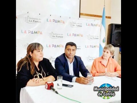 Ricardo Delfino y la Directora de Cultura en Casa de Gobierno