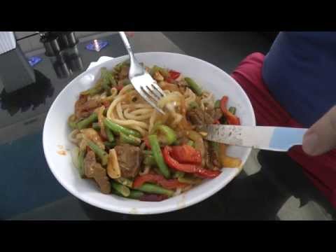 Video: Wie Man Uigurischen Lagman Kocht