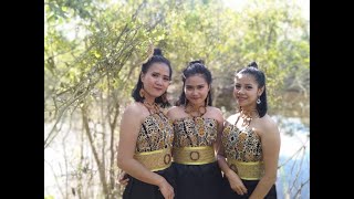 Malauk Manjala (mambesei) by Sendratasik UPR