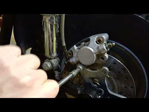 Как прокачать ватные тормоза на мотоцикле!