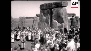 DRUIDS AT STONEHENGE - NO SOUND