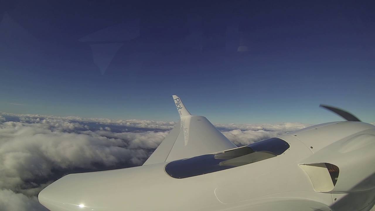 Student pilot IMC flight in the DA42 YouTube