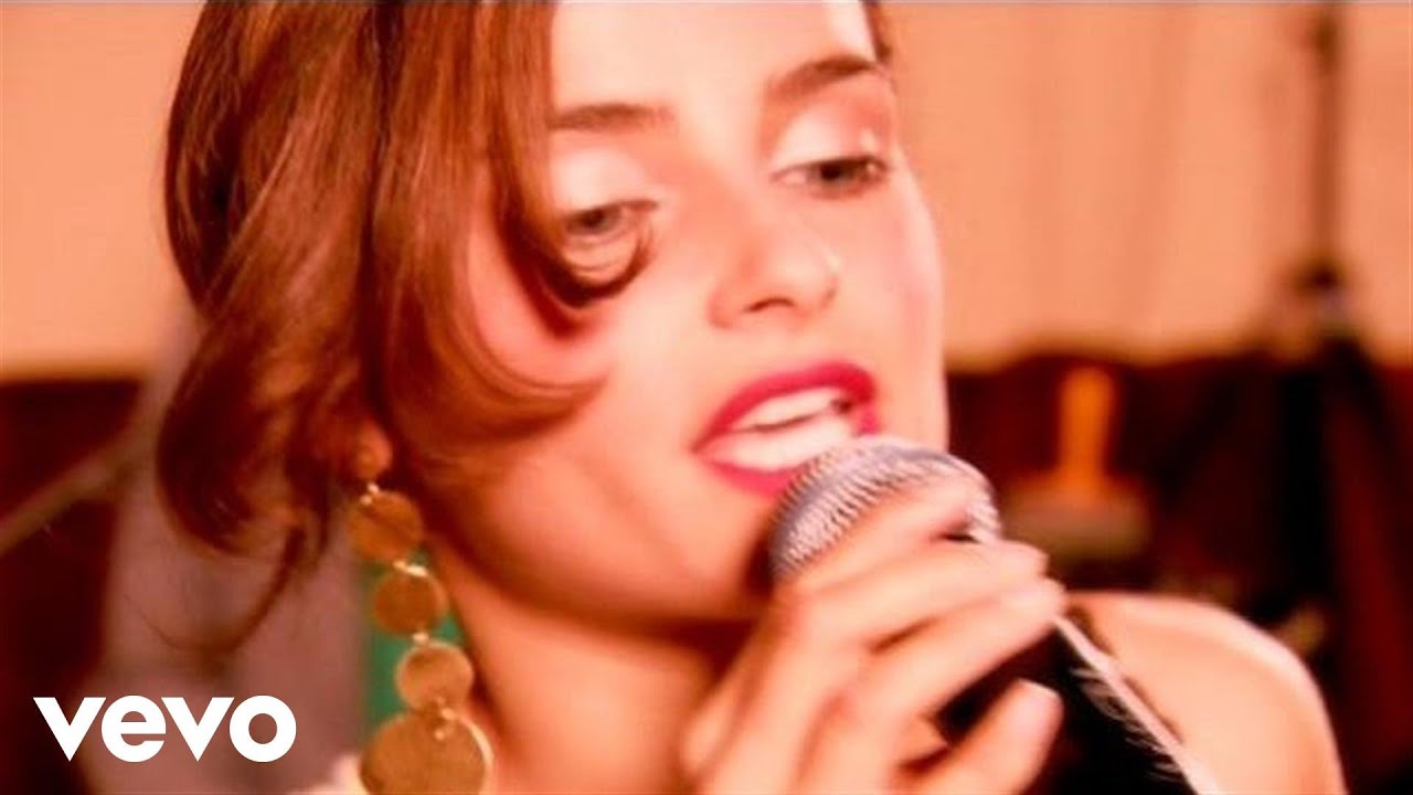 Nelly Furtado - Promiscuous (Yahoo! Live@Launch)