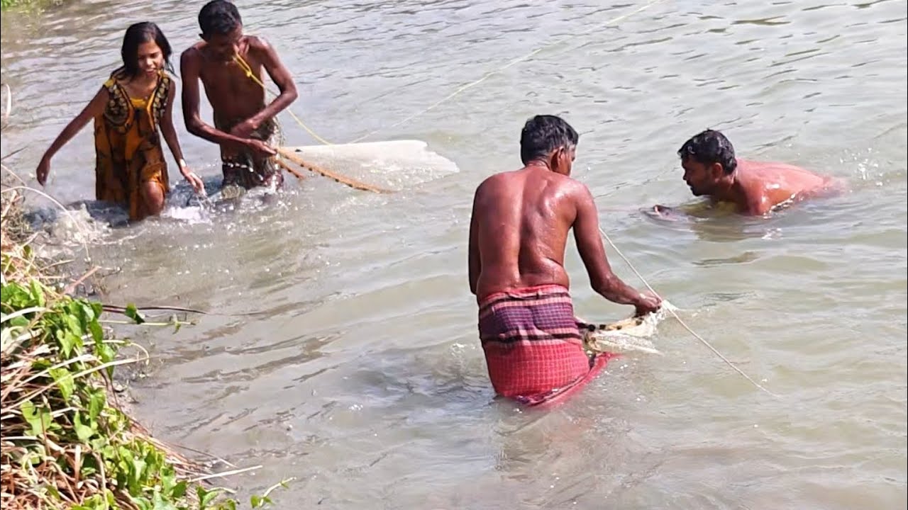 Net fishing in village 😀 🐟🦞🦐#fishing#video@fishingRcooking