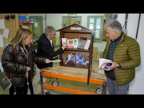 Una biblioteca de libros libres en Busmayor para fomentar la lectura y la inclusión cognitiva