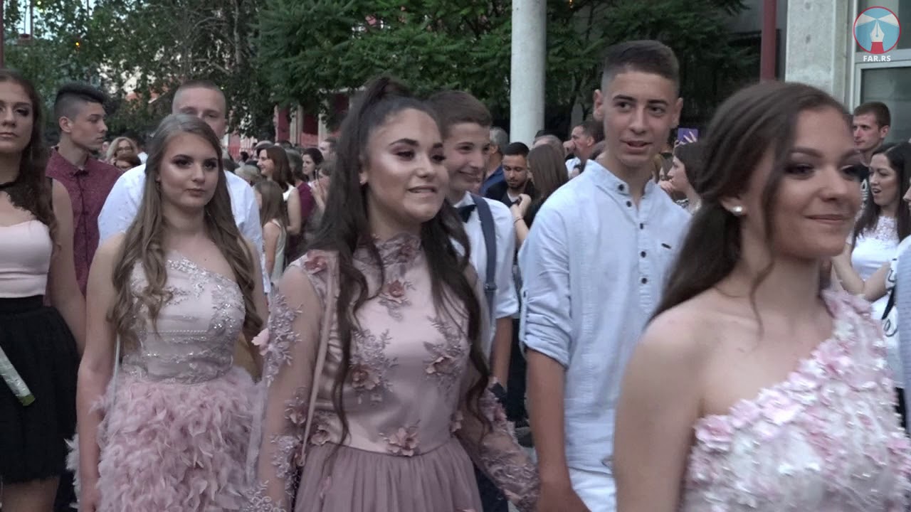 Tradicionalna šetnja malih maturanata u Dimitrovgradu