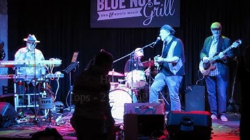 Mixing theGroovynators at the Blue Note Grill using the house Yamaha MGP24X console - Video 2