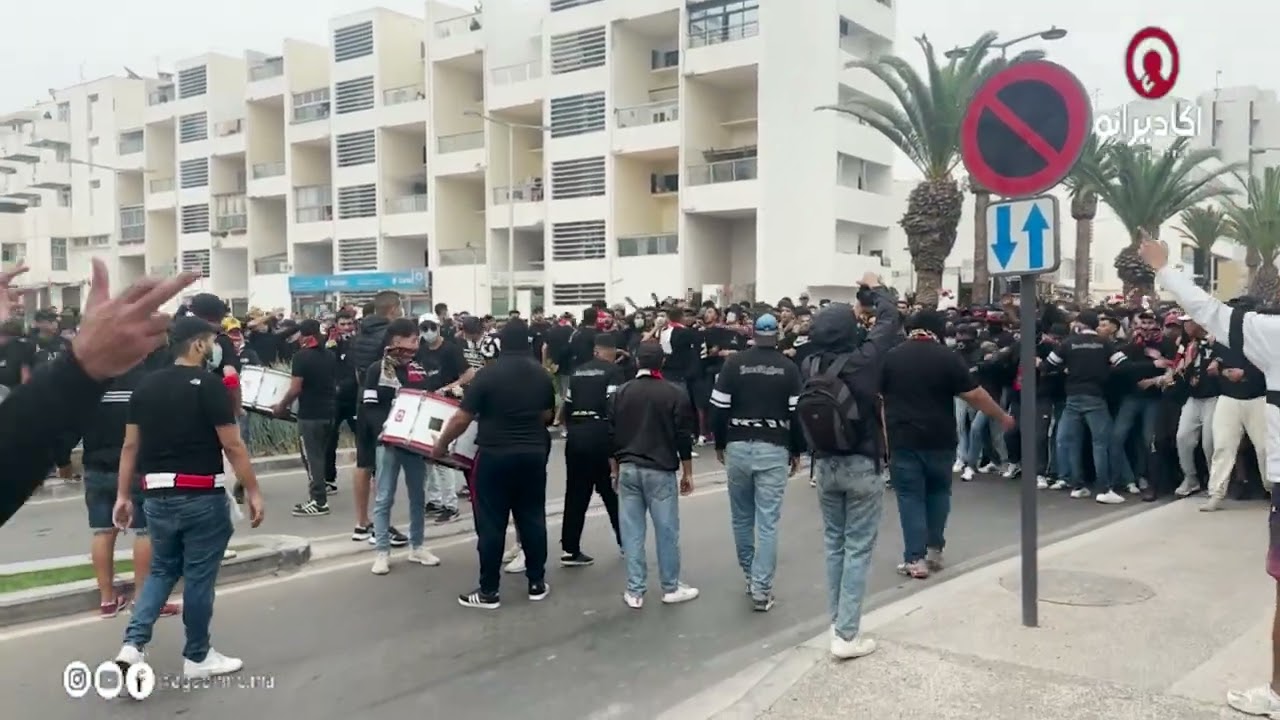 باللون الأسود.. جماهير حسنية أكادير تخرج للشارع للمطالبة برحيل السكتيوي
