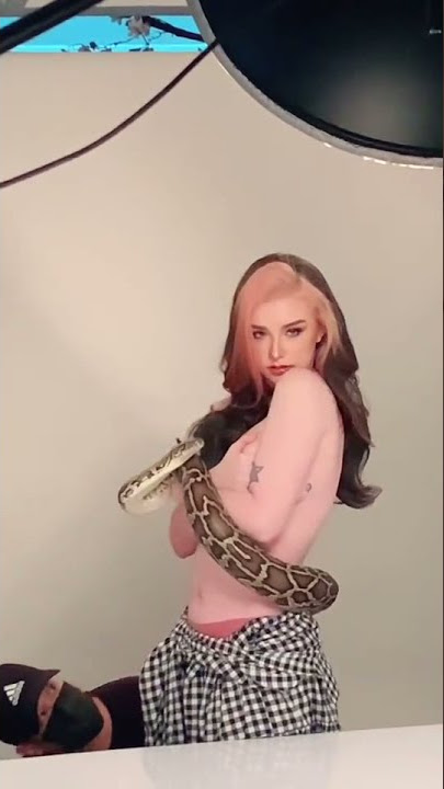 The Best of Jessie Vard Most Beatiful Woman in Thailand Topless Snake