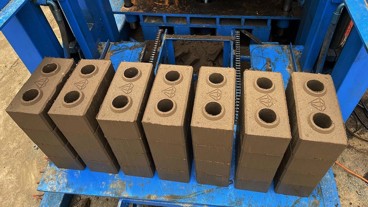 100ton 200ton pressure compressed earth block machine price,Bloc de Terre crue Comprimée (BTC)