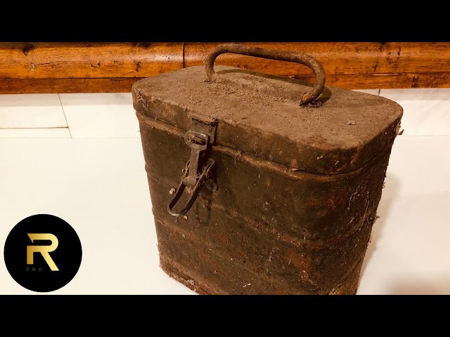 Restoration - Old Rusty Military Box from World War II - YouTube