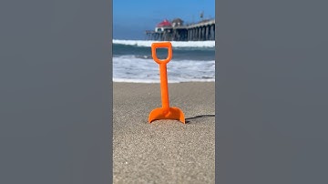 Digging for a RAINBOW! ♠️ Play the CoComelon Beach Spade Game #shorts