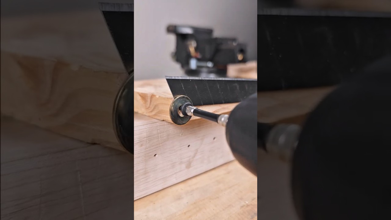 Простой самодельный резак для ПВХ труб