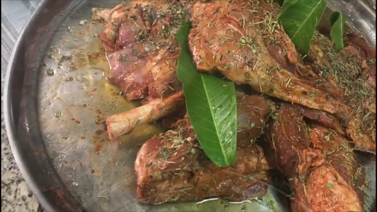 طريقة عمل لحم الضان الكتف والاضلع ملفوفه بورق الموز وتتبيله من وصفاتي 🌴🌿🍖🍖