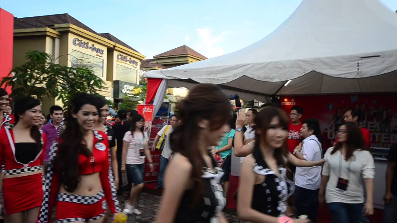 The Beauties Parade In Auto City Juru Youtube