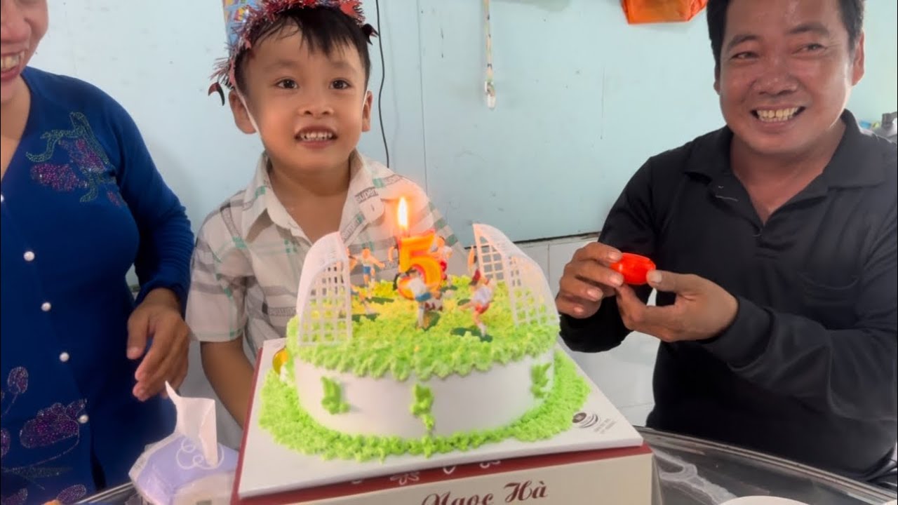 Sinh Nhật Chuột Mà Mẹ Bất Ngờ Nhận Được Quà Khủng Từ Cha #ngocdieuvlog #sinhnhatchuot