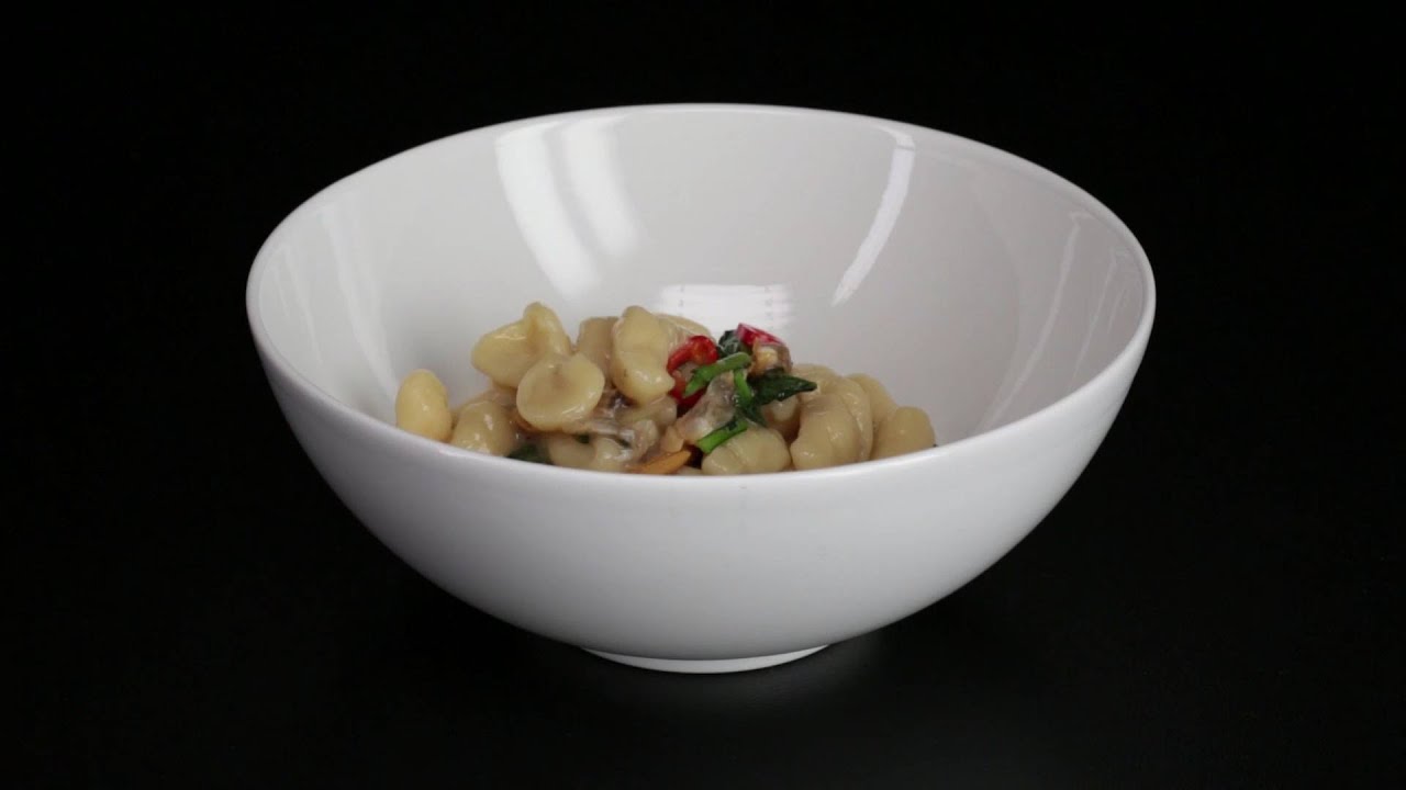 Le ricette di Pasta Garofalo e Niko Romito: Cavatelli cicoria e vongole