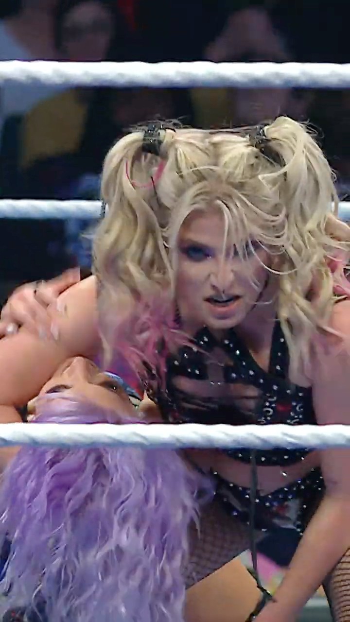 Alexa Bliss is back and better than ever ?