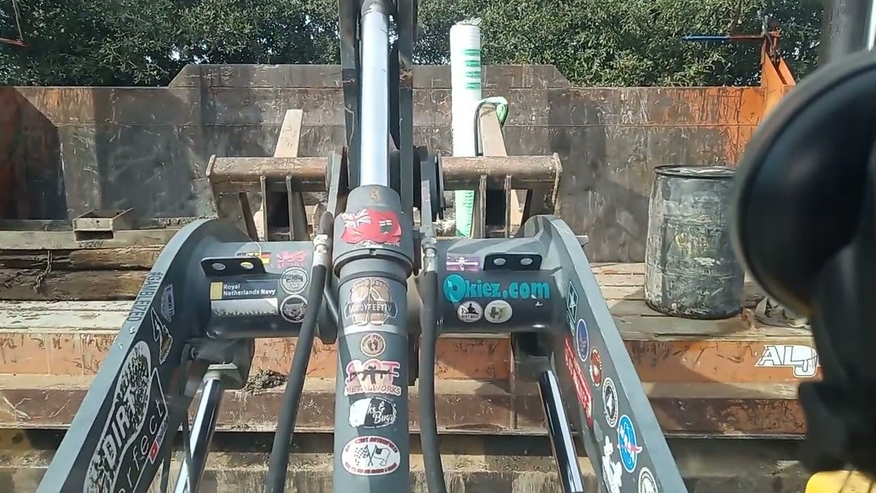 Unpacking Mobile Car Crusher