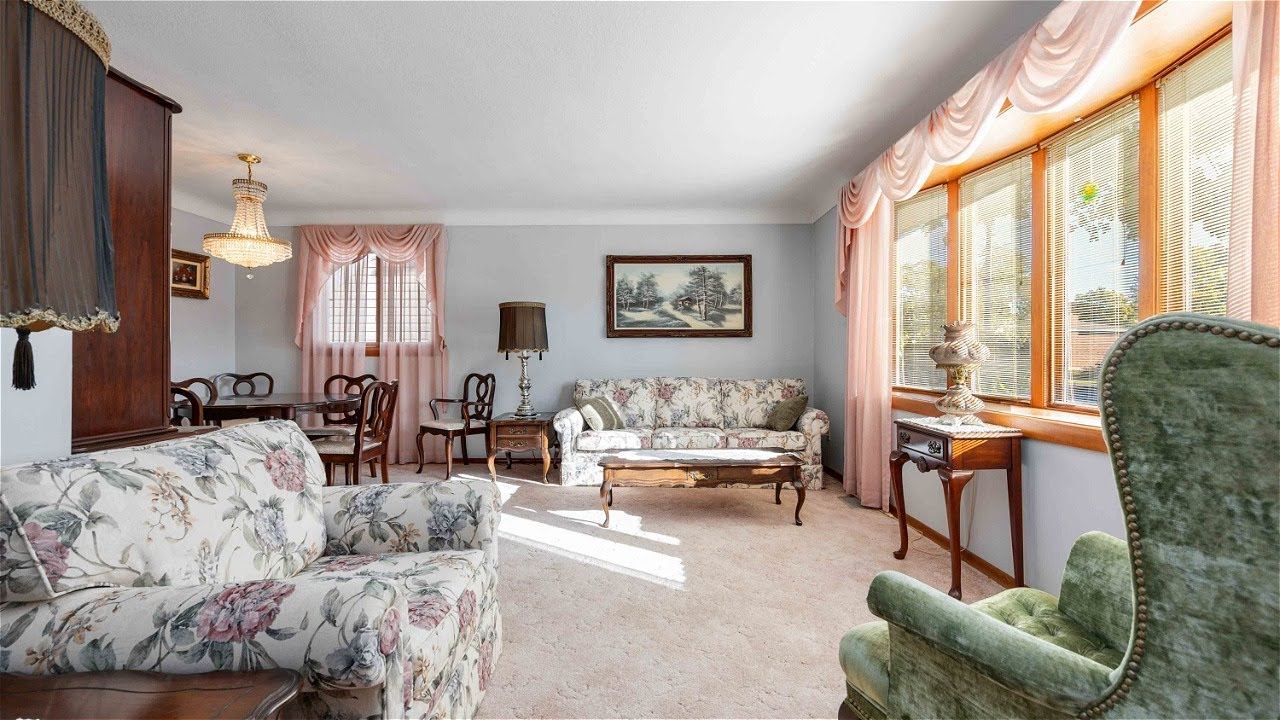 1049 Briarfield Ave, Sarnia, ON YouTube