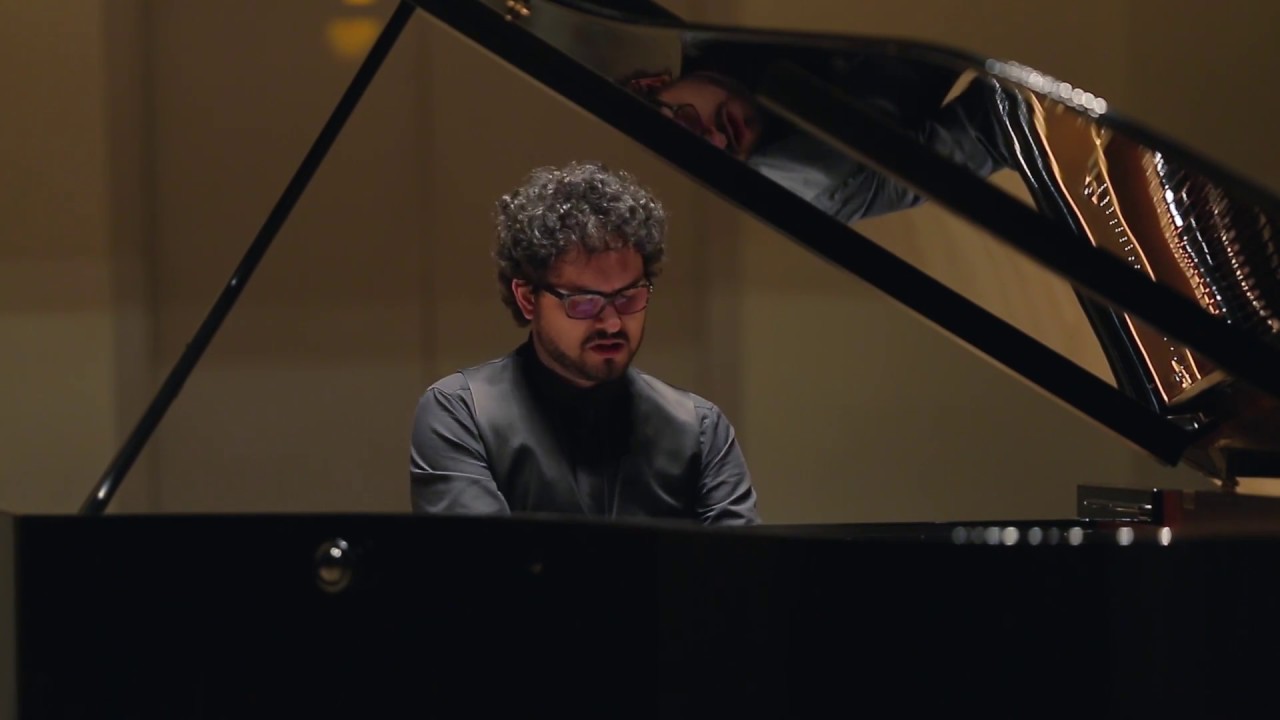 Beethoven - Sonata Op. 27 No.2 