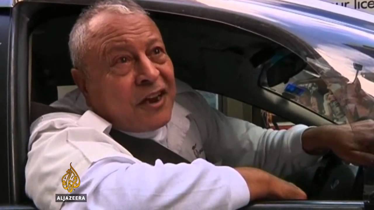 انقسمت الآراء حول إقالة جيلارد