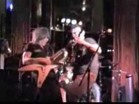 Смотреть «Michael Angelo Batio & Bill Peck - highlights from DOA 2007» на YouTube Смотреть «Michael Angelo Batio & Bill Peck - highlights from DOA 2007» на YouTube