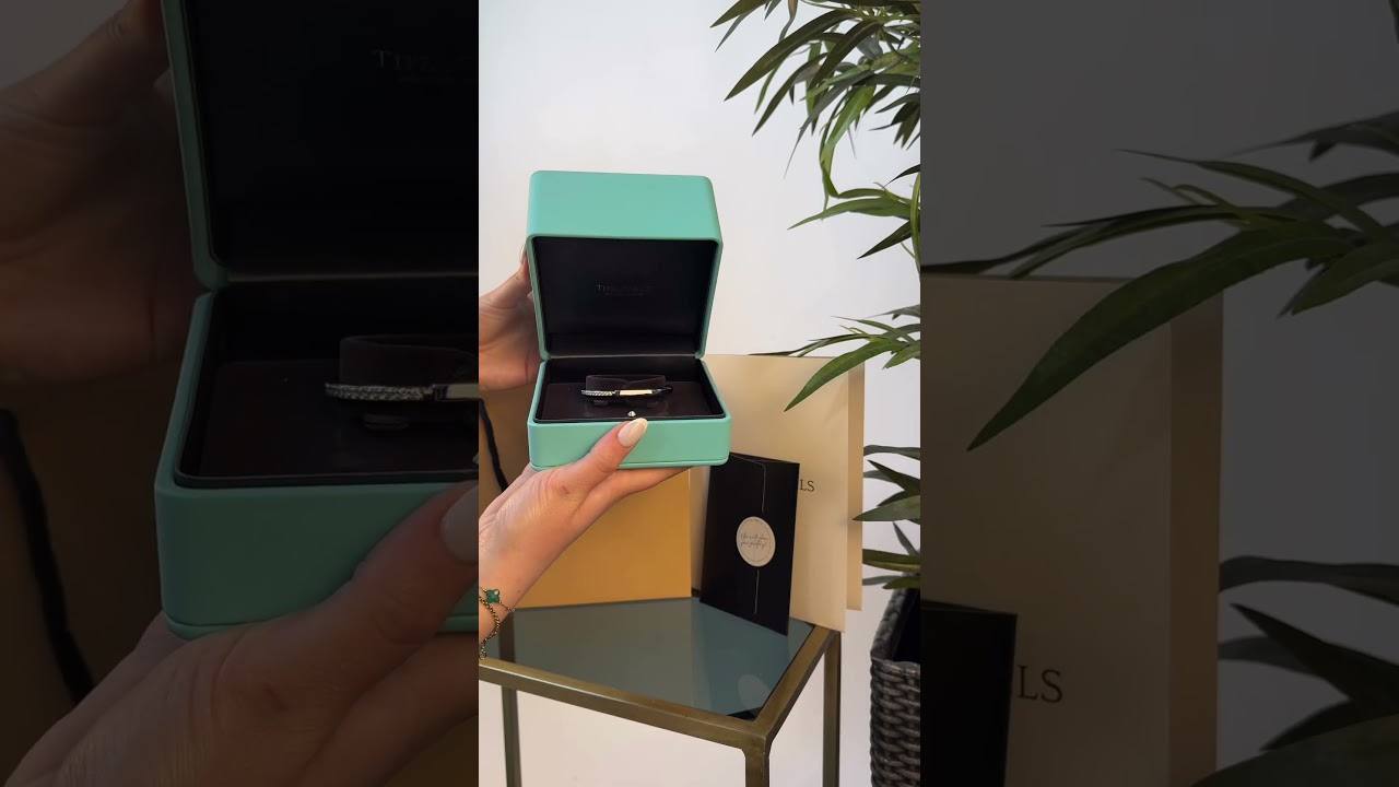 Unboxing a Tiffany Lock Bangle