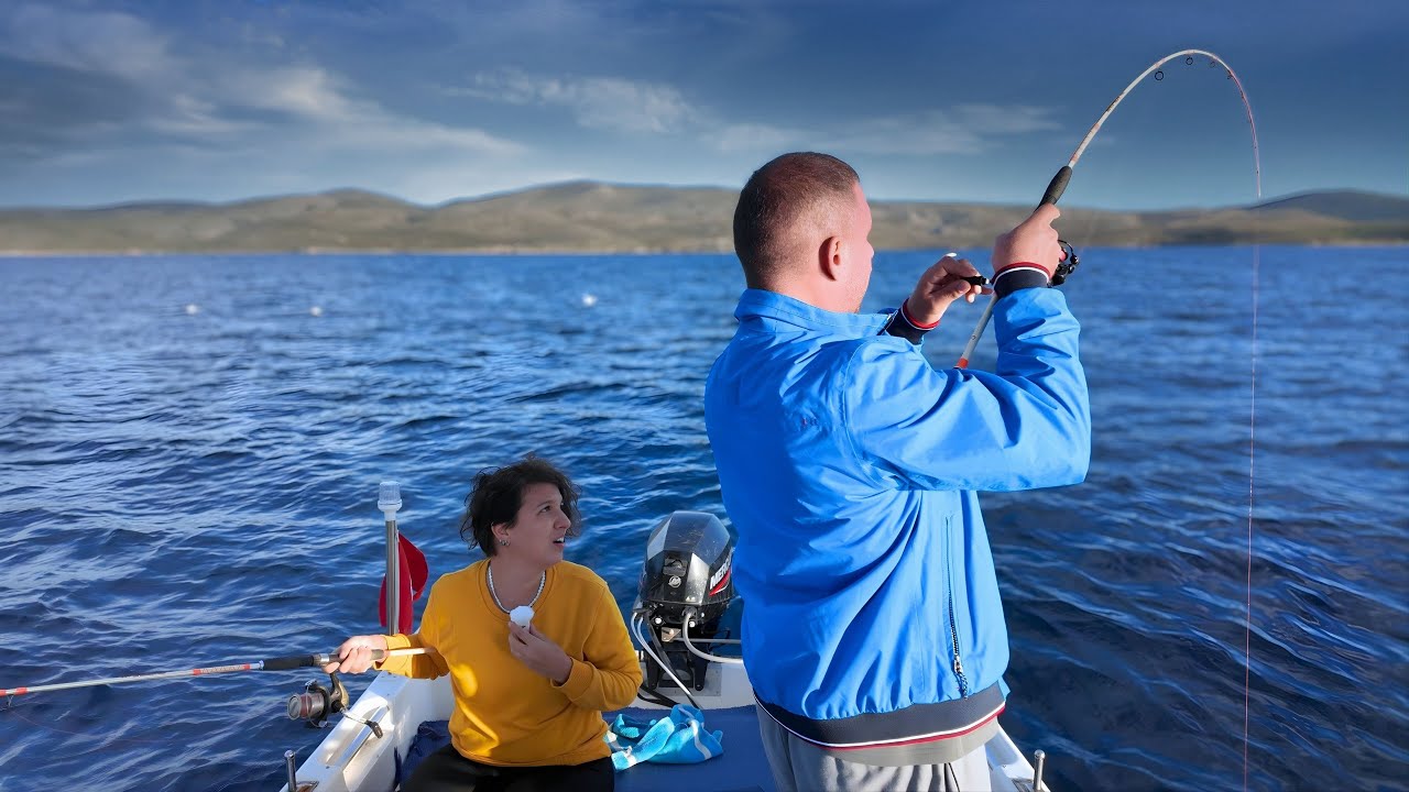 BALIK AVINDA DENİZİN ORTASINDA BEKLENMEYEN MİSAFİR!