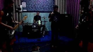 Download Lagu Band enak di dengar Band sewu MP3