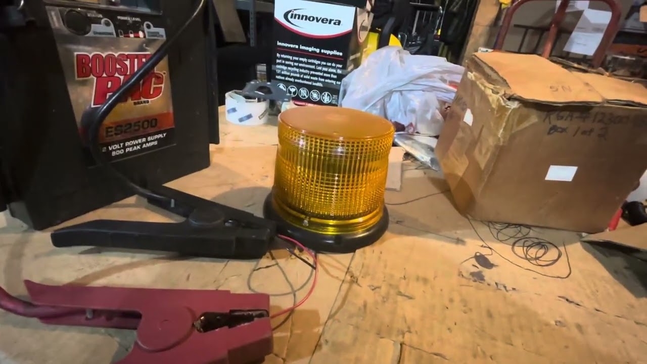 Whelen beacon light single fast flash 