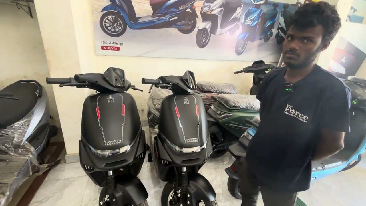 video ke last mei dekhiye Kaluaa ka hasi bane rahe last Tak #nij #bokaro #chirachas #electricscooty 