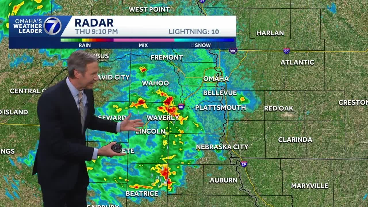 Rain on the radar for the Omaha area - YouTube