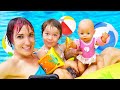 Dia divertido no parque aqutico com bianca e sua boneca emily vdeo infantil